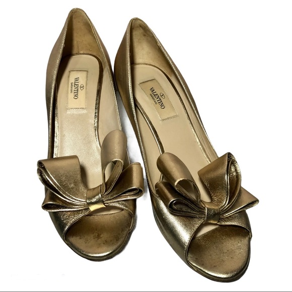 Valentino Shoes - Valentino Bronze Bow Heels Sz 38.5 Pre-loved